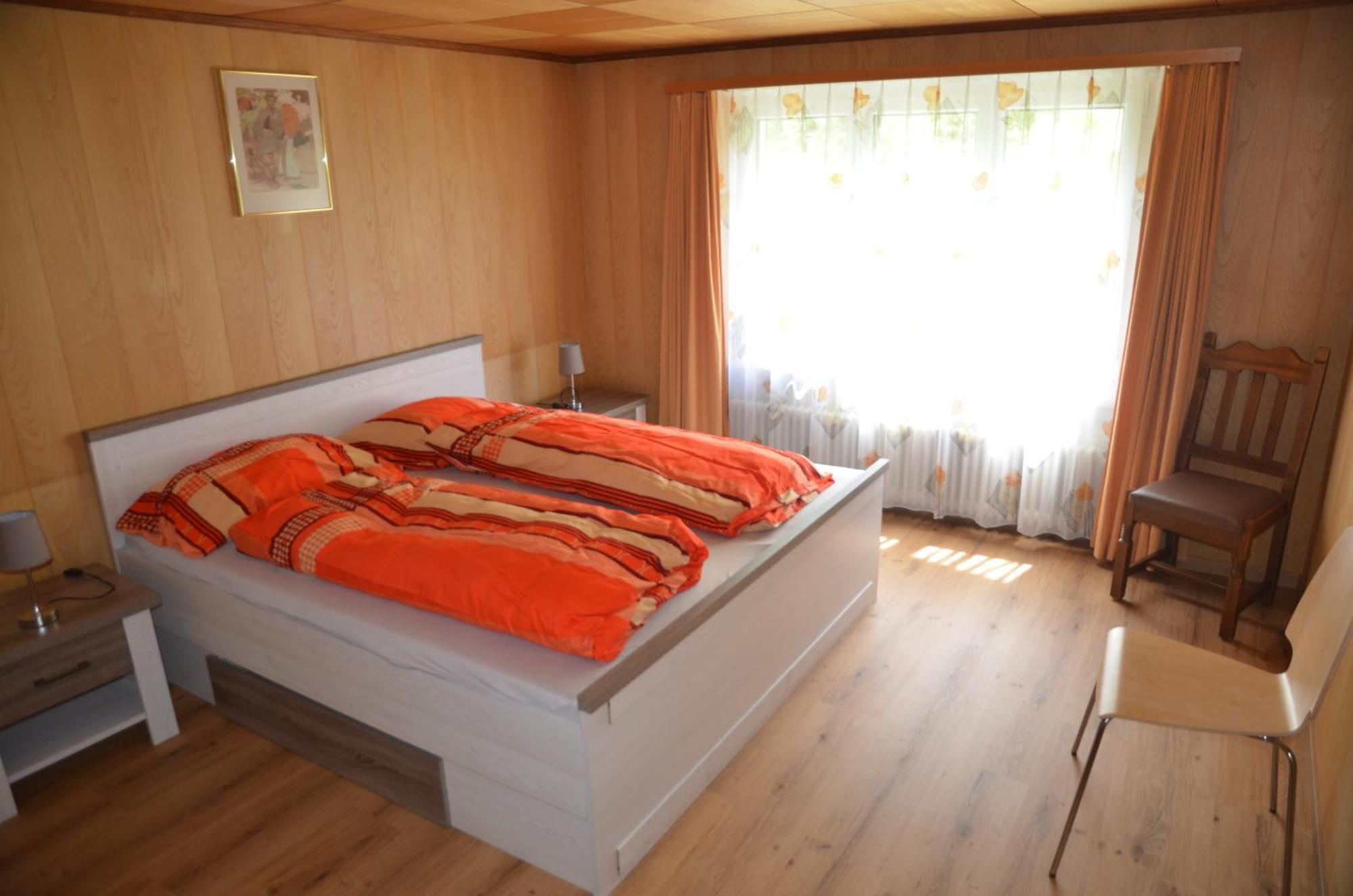Grosse, Schoene Wohnung Im Gruenen Brig Luaran gambar